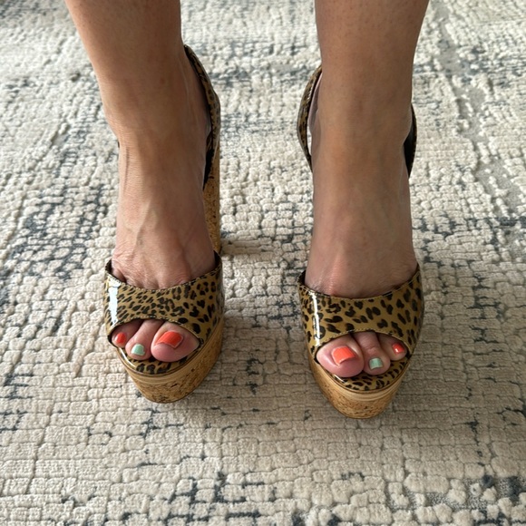 Brian Atwood leopard print patent leather and cork platform sandal. Size 35 US 5 - Picture 9 of 9
